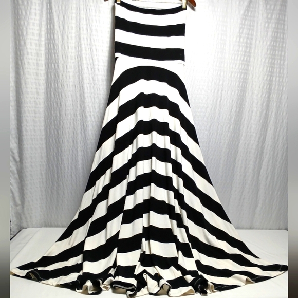 Boston Proper Strapless Bold Stripe Maxi Dress. Size M NWT - Picture 3 of 8